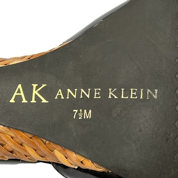 AK ANNE KLEIN Akhoola Patent Leather Wicker Wedge Slide Sandals Size 7.5 - Picture 12 of 16